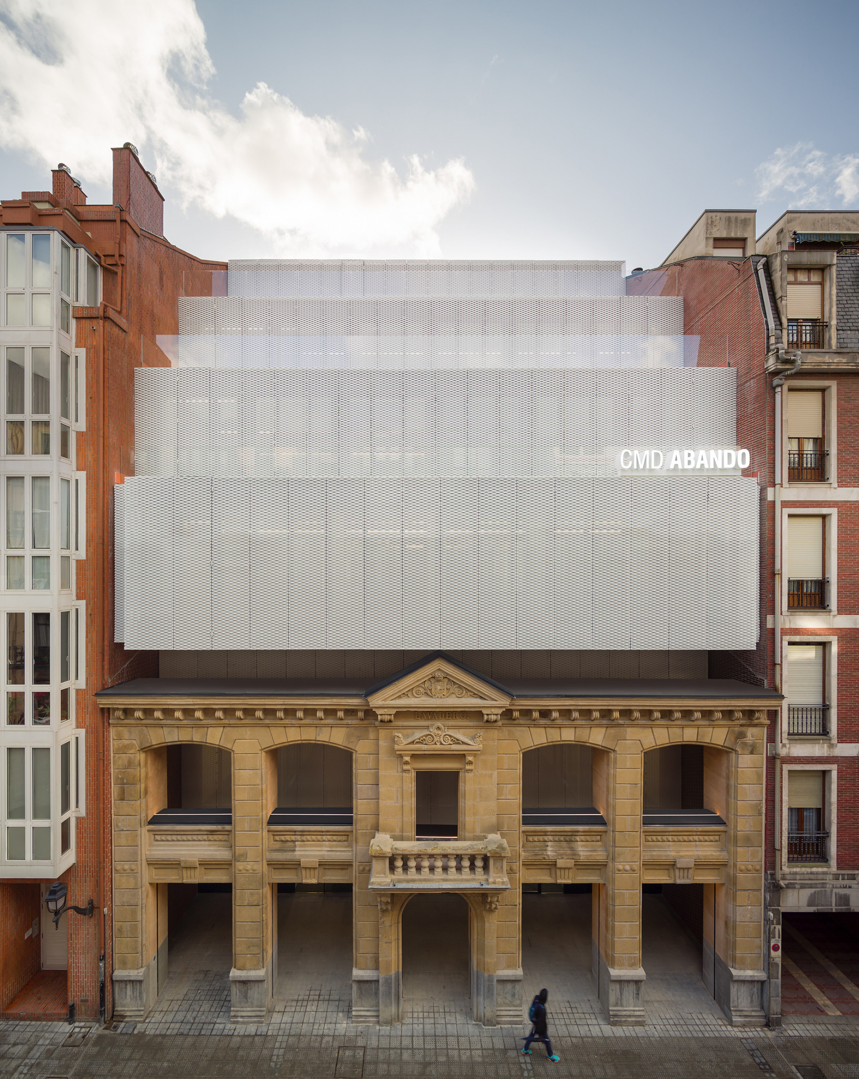 Edificio equipamental del CMD del distrito de Abando, Bilbao.